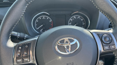 Toyota Yaris 1.5 VVT-i Y20 5dr [Bi-tone] Petrol Hatchback